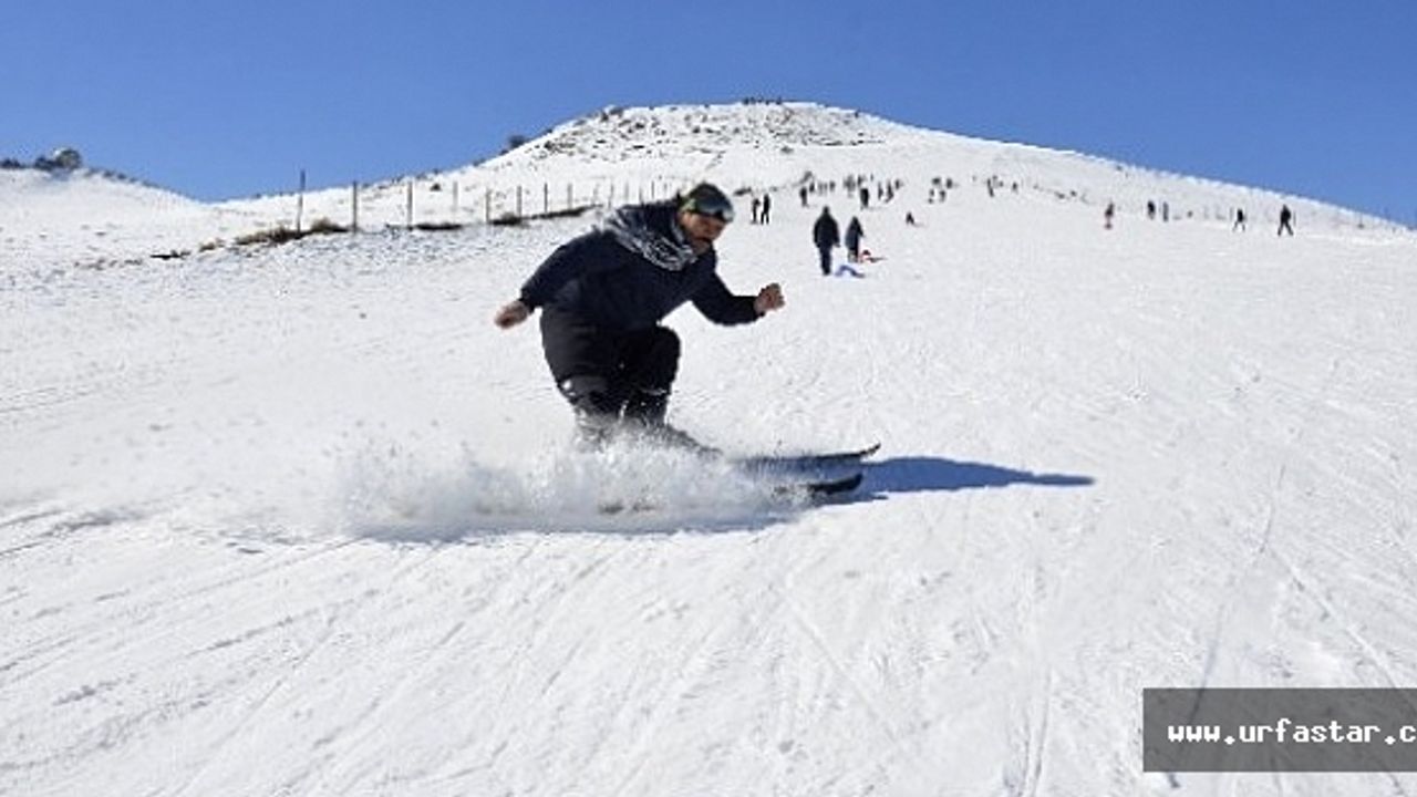 Urfa’da kar kalınlığı 2 metreyi buldu..