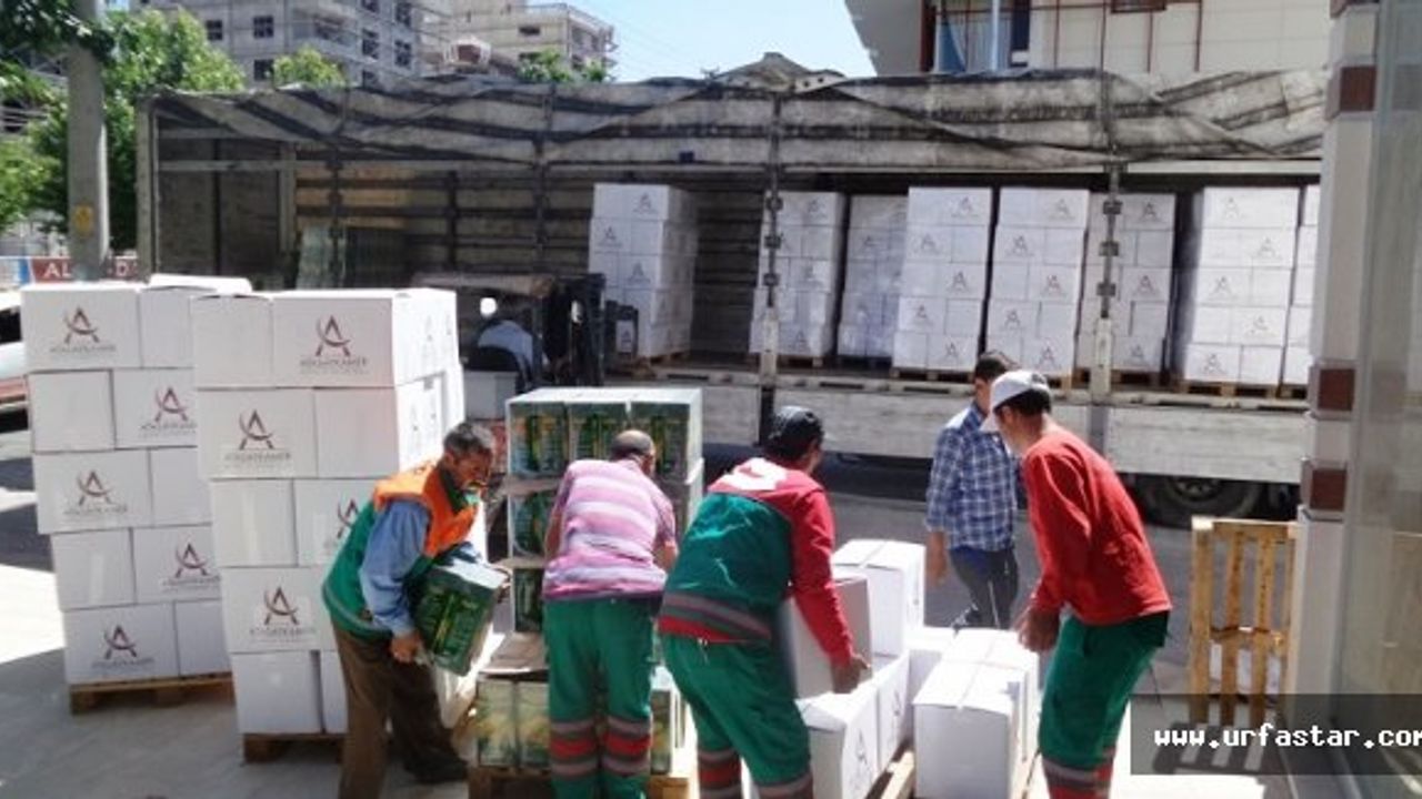 Atasay ve Önen bu yılda fakir aileleri unutmadı