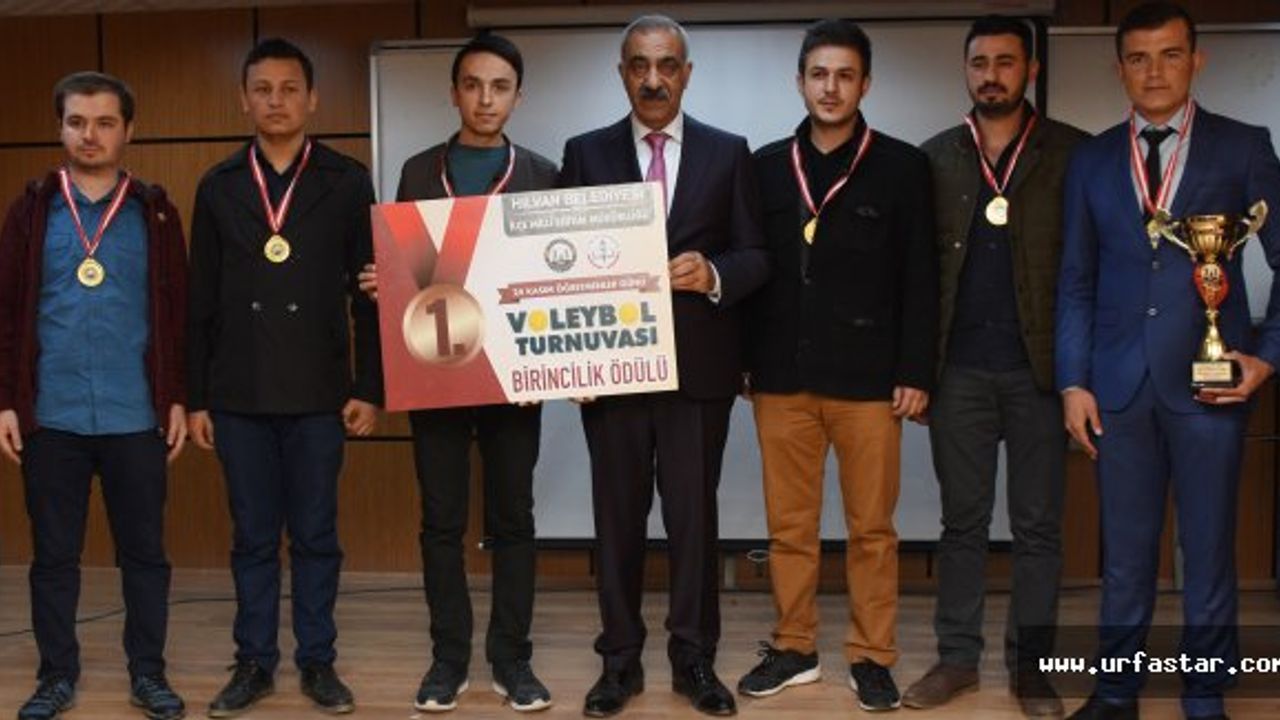 Hilvan'da, 24 Kasım Öğretmenleri Günü Kutlandı