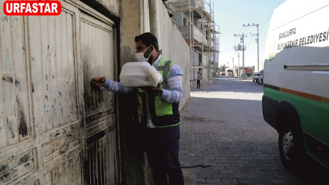 Büyükşehir'den her gün yüzlerce kişiye iftar yemeği...