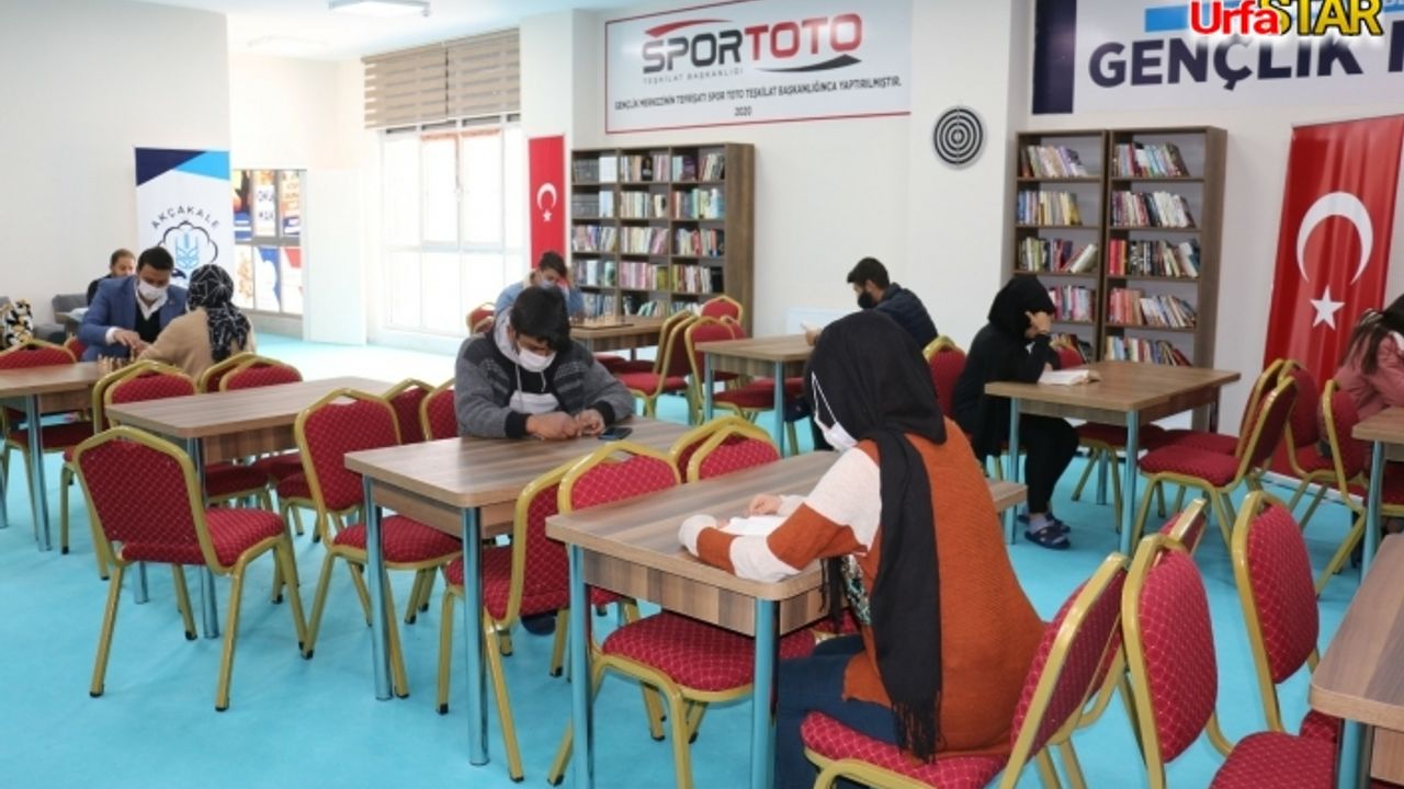 Akçakaleli öğrenciler Yalçınkaya'ya teşekkür etti