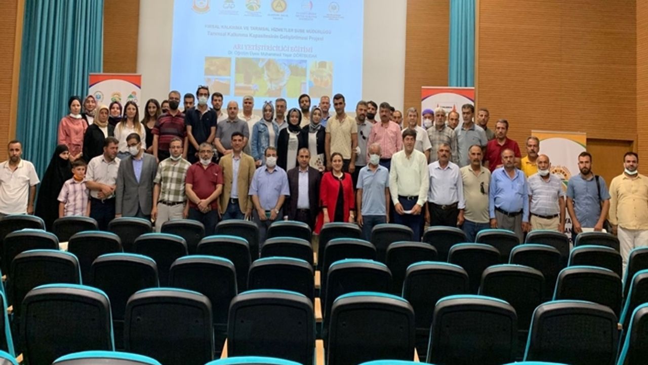 Urfa'da arı yetiştiriciliği eğitimi verildi