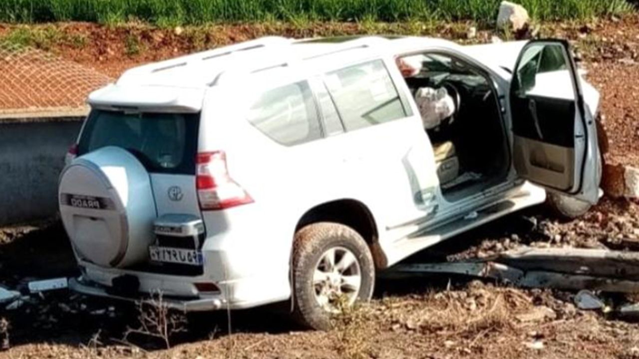 Urfa’da İran plakalı araç şarampole devrildi