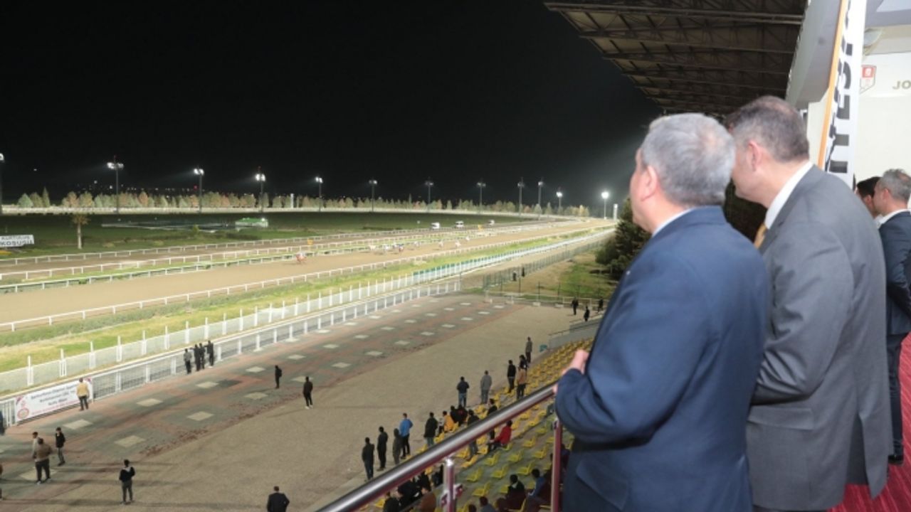 11 Nisan Kurtuluş koşusunu Bozkara kazandı