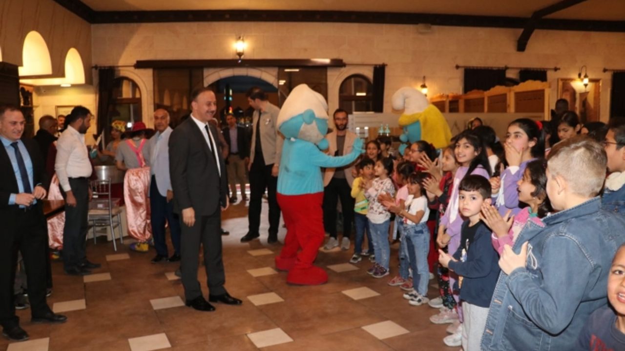 Urfa'da 300 yetim çocuğun daha yüzü güldü