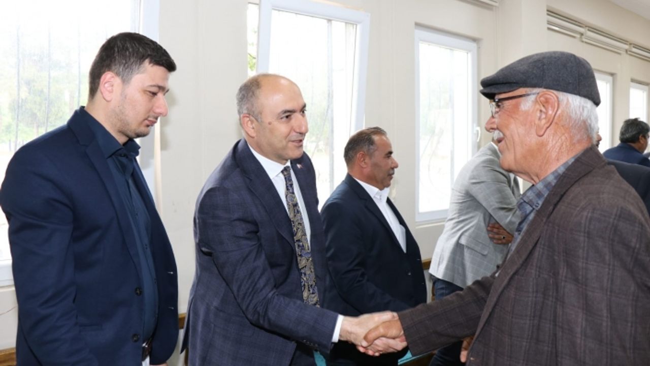 Bozova'da ki bayramlaşmaya vatandaşlar yoğun ilgi gösterdi