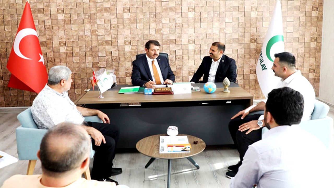 Ayhan'dan Yeşilay'ın yeni yönetimine ziyaret