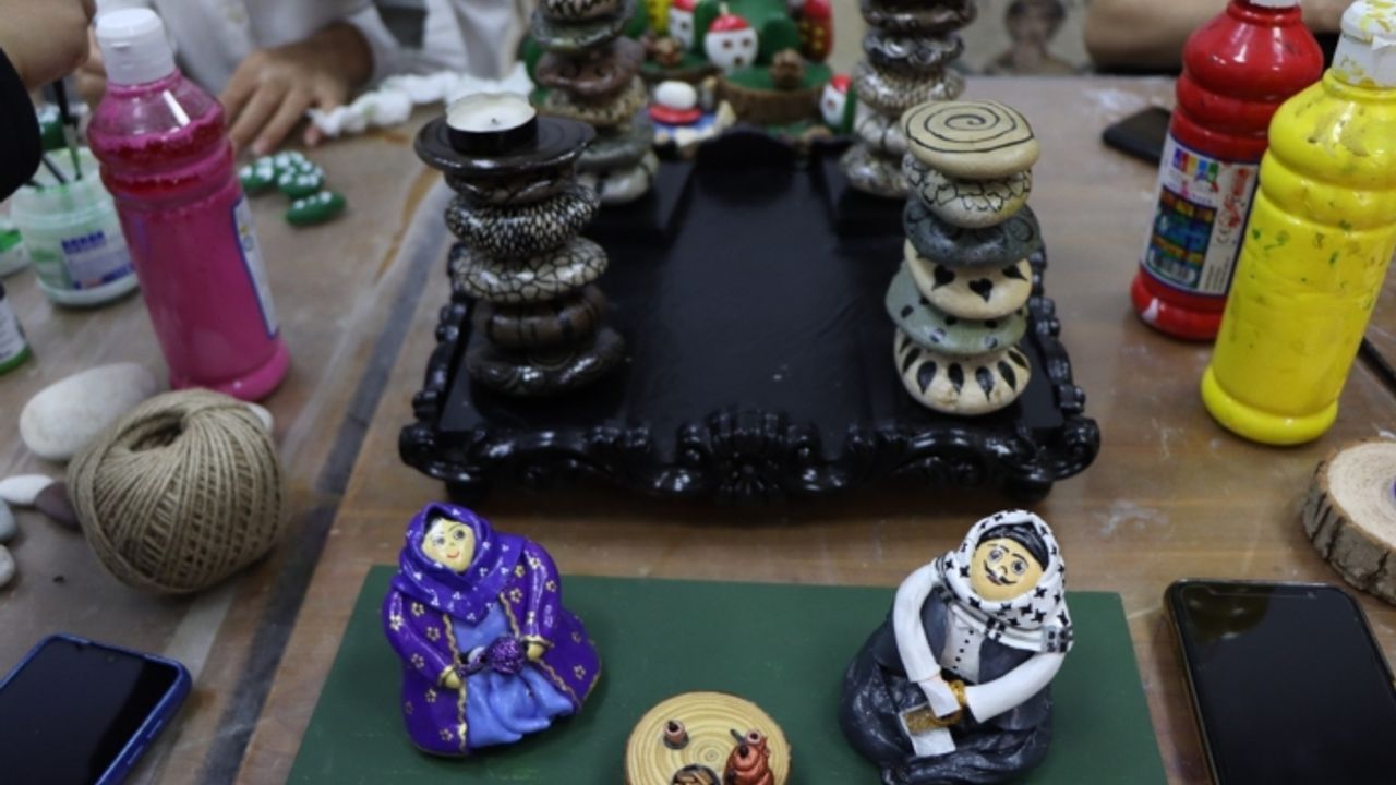 Fırat Nehri'nde toplanan taşlar birbir işleniyor