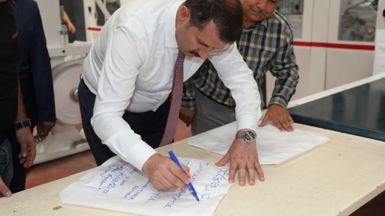 Ayhan, Aykol Sentetik'te incelemelerde bulundu