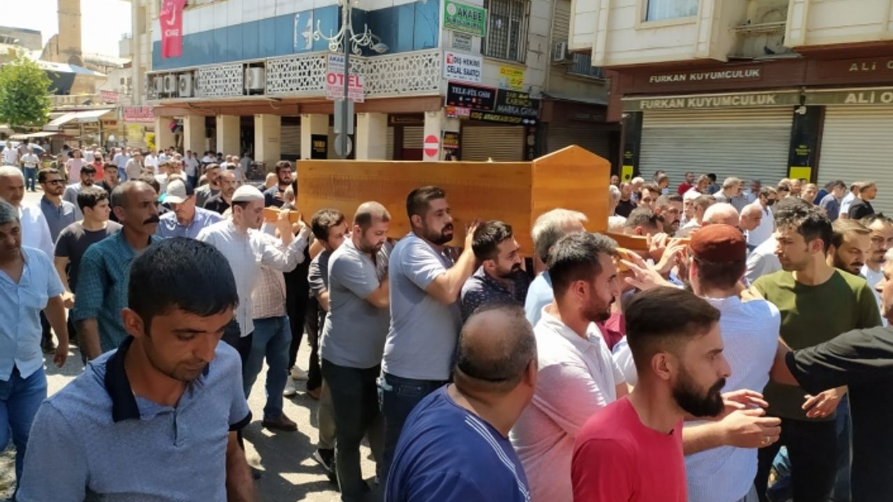 Genç Gazeteci Muhammet Esen son yolculuğuna uğurlandı