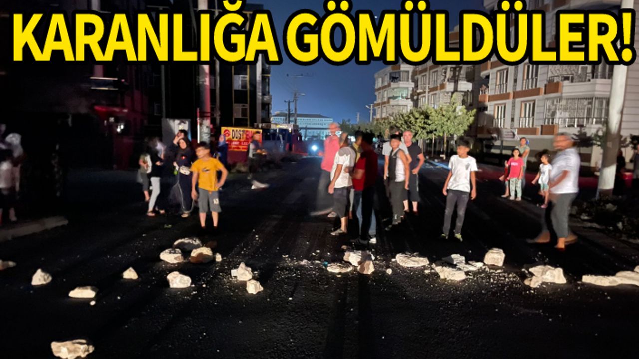 Sırrın'da elektrik protestosu! Yolu taşlarla kapattılar