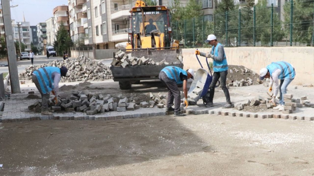 Haliliye'de ekipler dört koldan çalışıyor