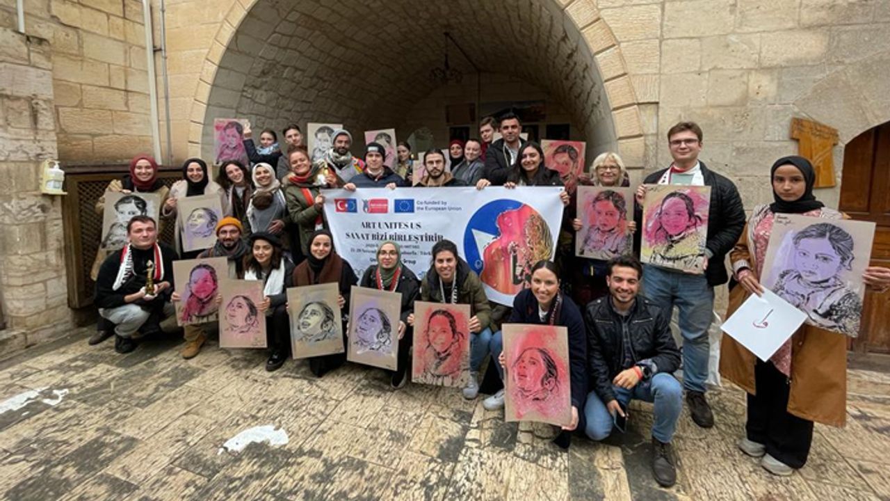 Farklı kültürlerin insanları Urfa'da buluştu