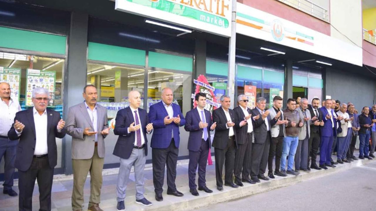 Market için kuyruklu dua...