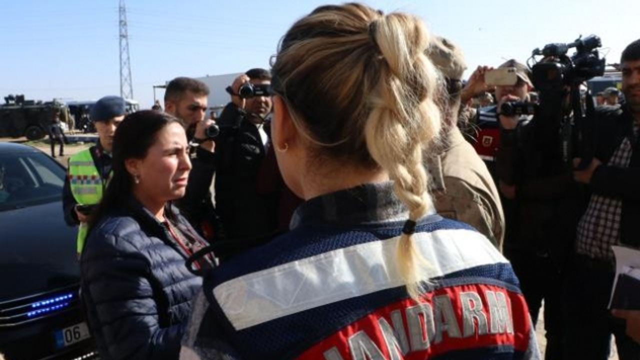 Suruç'ta gergin dakikalar! HDP'li vekiller harekatı protesto etmek istediler