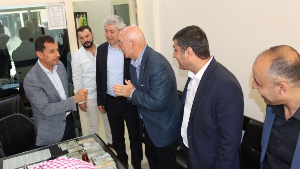 CHP heyeti esnaf ile bir araya geldi