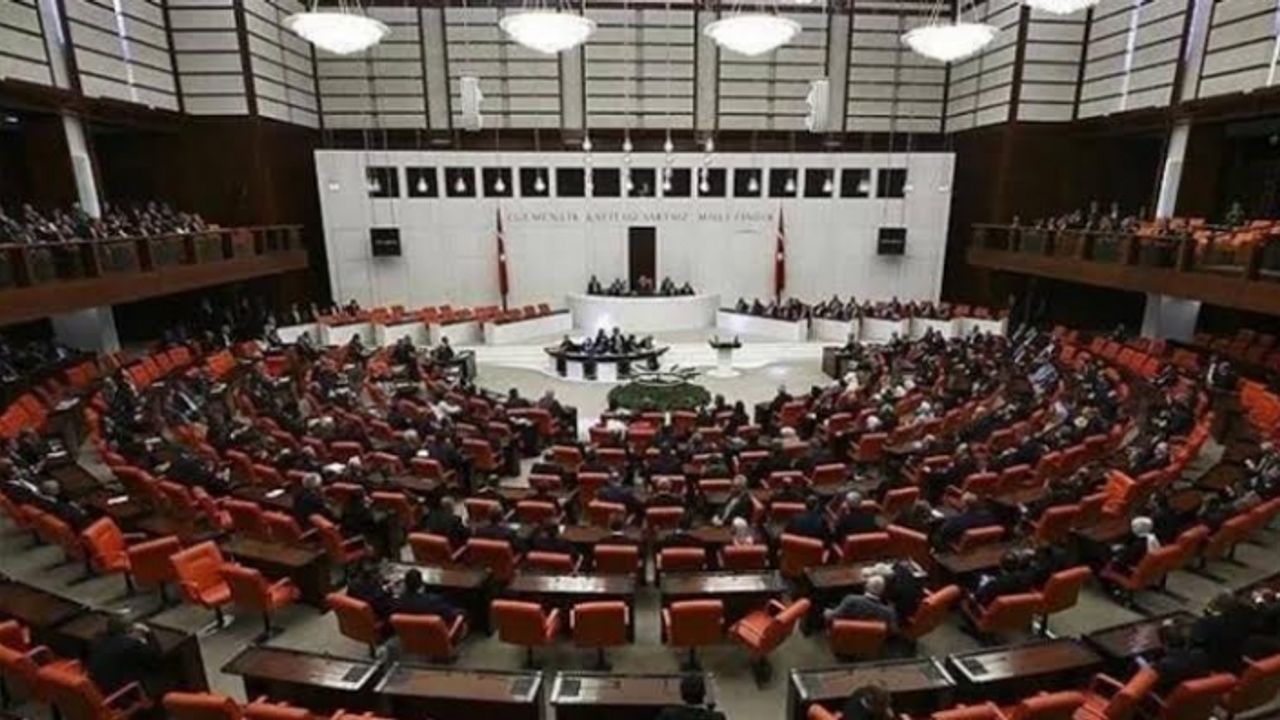 Kesin sonuçlar açıklandı! İşte partilerin meclisteki sayısı