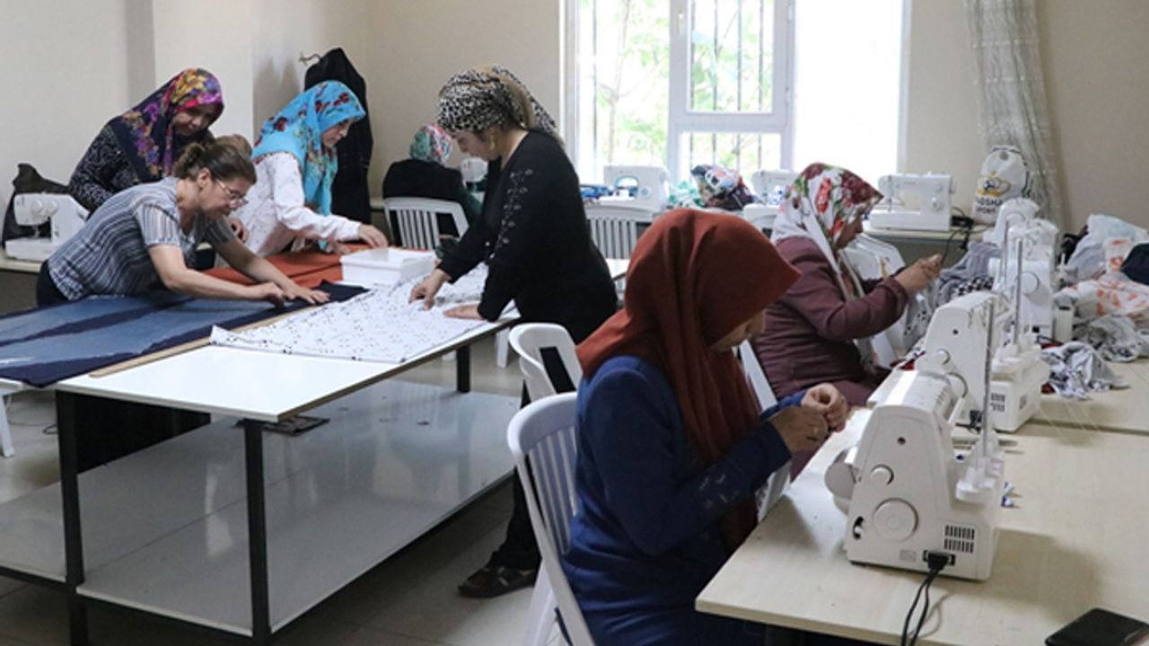 Haliliyeli kadınların emeğe sanata dönüşüyor