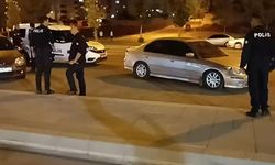 Yan baktı diye kavgaya tutuştular!