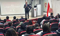 Rektör Güllüoğlu YSD öğrencileriyle buluştu