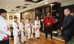Başkan Gülpınar genç sporcuları kabul etti