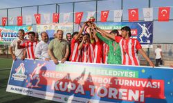 Karaköprü'de okullar arası futbol turnuvası tamamlandı