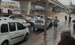 Urfa'da sağanak yağış etkili oluyor! BŞB uyardı