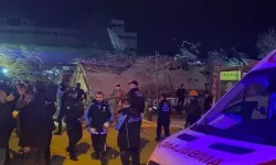 Konya'da 3 katlı bina çöktü