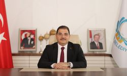 Canpolat gençlerin bayramını kutladı