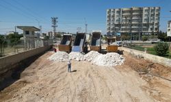 Akçakale'de yollar güçlendiriliyor