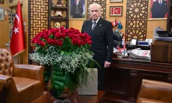 Erdoğan Bahçeli'ye yaş sayısı kadar gül...