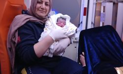 2025 yılının son saatlerinde ambulansta dünyaya geldi