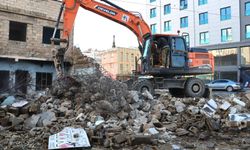 Büyükşehir kararlı! 59 yapı yıkıldı