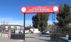 Okul bekçisi kulübesinde ölü bulundu