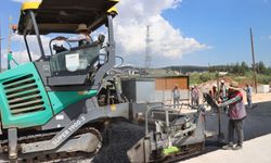 Büyükşehir, Buluntu Hoca Bulvarı’nda asfalt atağını sürdürüyor