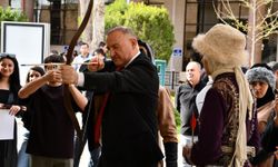 Rektör Güllüoğlu stant günlerinde öğrencilerle buluştu