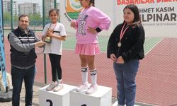 23 Nisan Tenis Turnuvası Ödül töreniyle sona erdi