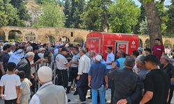 Urfa'da aşure ikramı için kurumlar adeta yarıştı