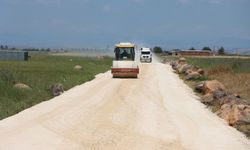 Büyükşehir Hilvan kırsalında yolları yeniliyor