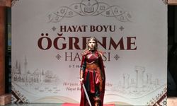 Urfa'da kadim medeniyetin renkleri podyuma yansıdı