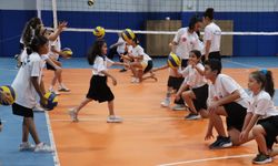 Kız çocuklarından voleybol kursuna yoğun ilgi
