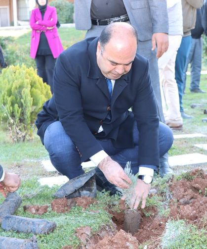 Karaköprü'de ağaçlandırma seferberliği sürüyor