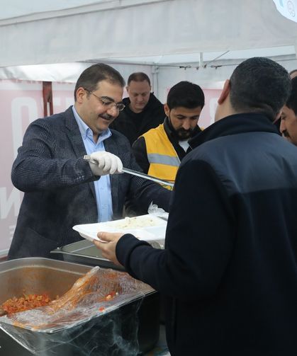 Haliliye'de maneviyat dolu iftar sofrası