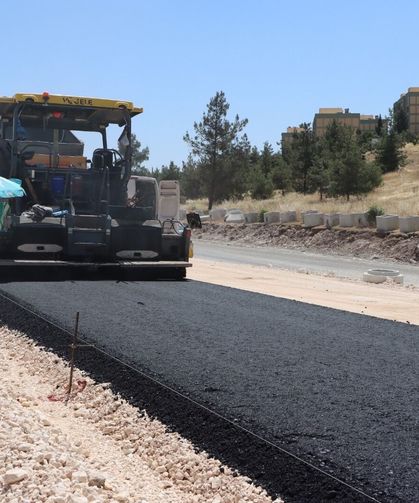 Evren Sanayi bölgesinde katlı kavşağa asfalt serildi