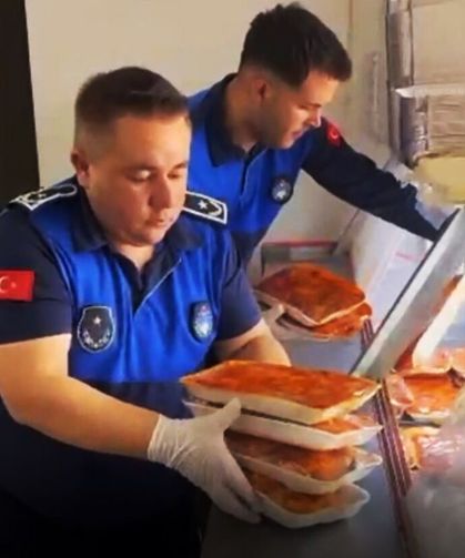 Haliliye’de onlarca kilo bozuk et ele geçirildi