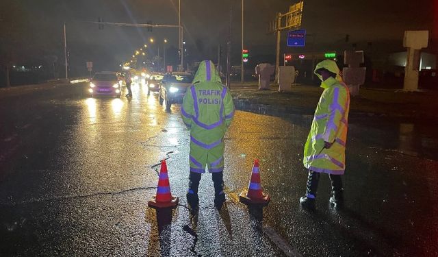 Urfa Viranşehir yolu trafiğe kapatıldı