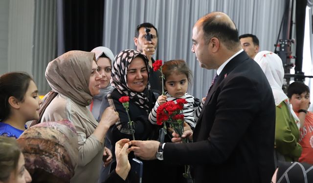 Başkan Çiftçi Kadınlar Günü etkinliğine katıldı