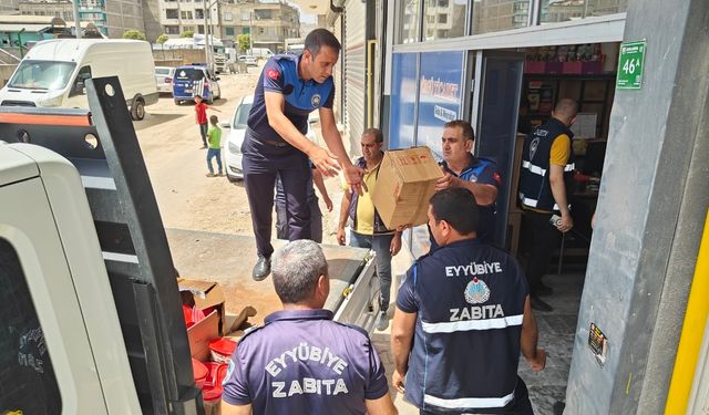 Urfa'da Tonlarca Bozuk Gıda Maddesi İmha Edildi