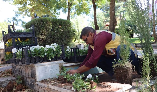 BŞB Ekipleri Parkları Onarmaya Devam Ediyor