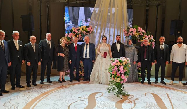 Akgün ve Filiz ailelerinin mutlu günü